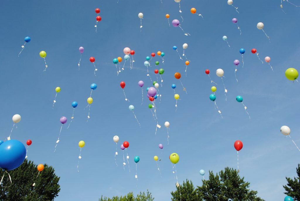 Im Innsbrucker Labor wird Helium etwas anders eingesetzt als beim Luftballons aufblasen; Bild: balloons-©pixabay_HilkeFromm.jpg