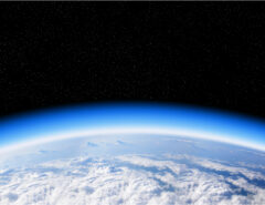 Die Ozon-Schicht in der Erdatmosphäre absorbiert einen großen Teil der UV-Strahlung der Sonne.