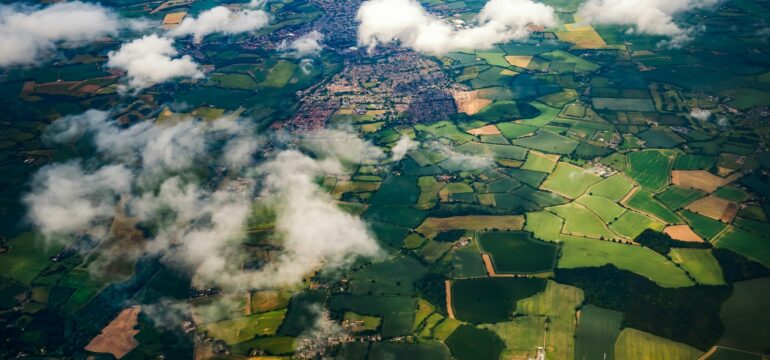 Eine Landschaft von oben.