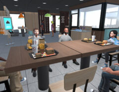 Szene aus Simville: Verschiedene Personen sitzen an einem Tisch, vor ihnen steht Essen.